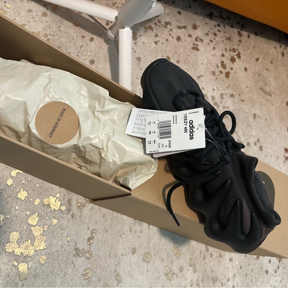 Brand New Yeezy 450 Dark Slate size 10.5 Men’s ASKING $270

Retail $516 + Tax - Picture 2 of 9